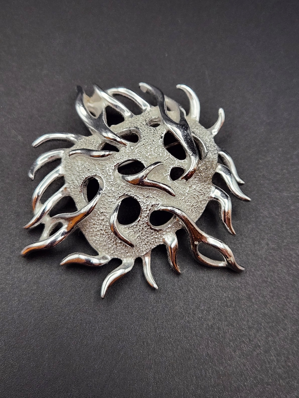 Sarah Coventry Stamped Vintage 1970 Silver Tone Sea Urchin Brooch